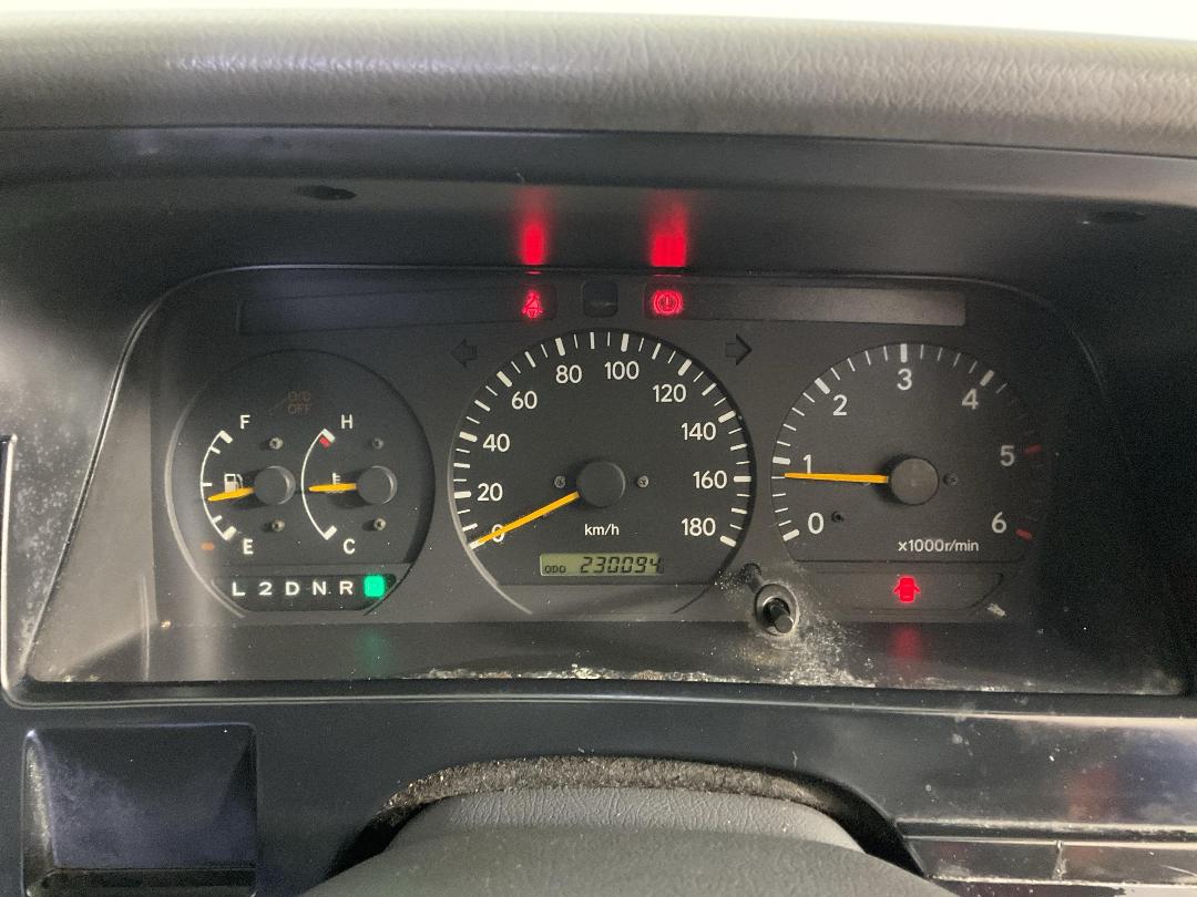 Photo '21' of Toyota Hiace Photo '21' of Toyota Hiace