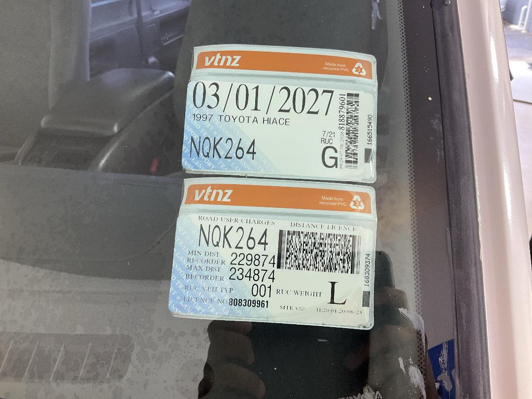 Photo '23' of Toyota Hiace Photo '23' of Toyota Hiace