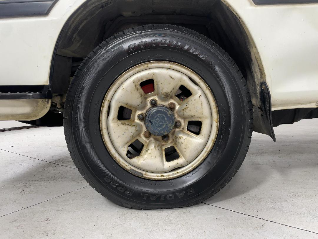 Photo '10' of Toyota Hiace