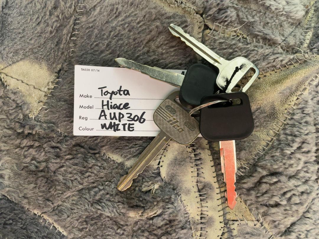 Photo '22' of Toyota Hiace