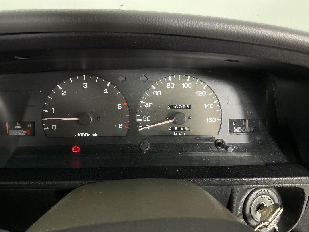 Photo '21' of Toyota Hilux Photo '21' of Toyota Hilux