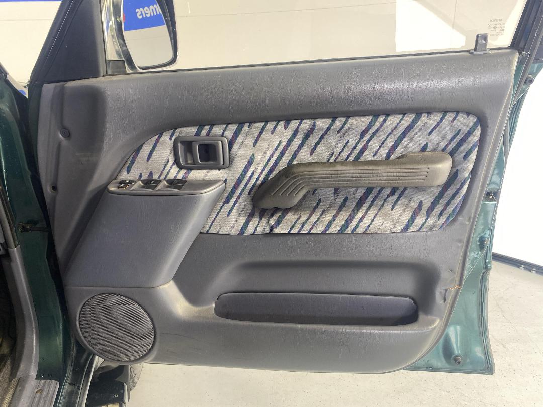 Photo '15' of Toyota Landcruiser Prado Photo '15' of Toyota Landcruiser Prado