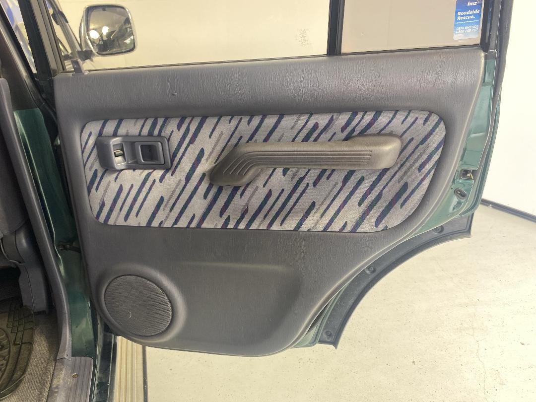 Photo '19' of Toyota Landcruiser Prado Photo '19' of Toyota Landcruiser Prado