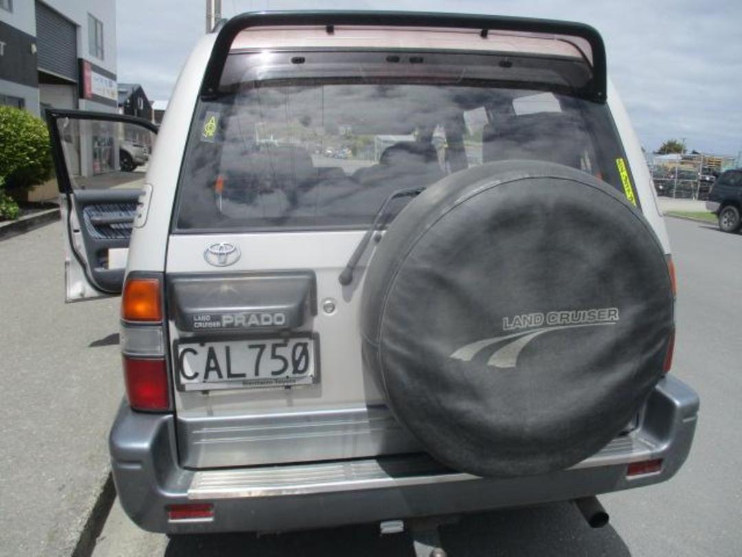 Photo '7' of Toyota Landcruiser Prado Photo '7' of Toyota Landcruiser Prado