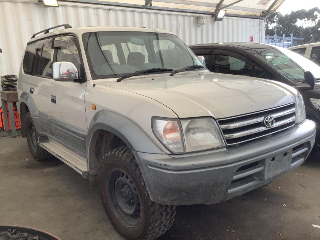 Photo '2' of Toyota Landcruiser Prado Photo '2' of Toyota Landcruiser Prado