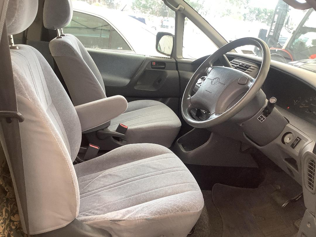 Photo '11' of Toyota Lucida Estima Photo '11' of Toyota Lucida Estima