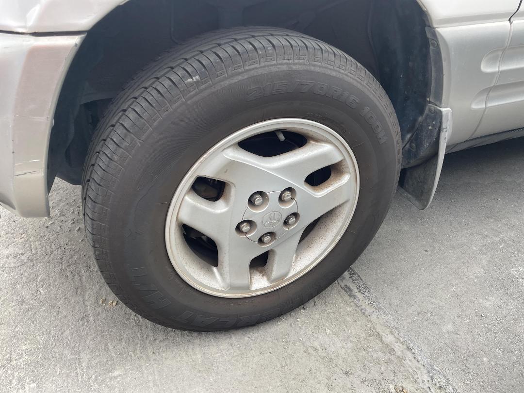 Photo '10' of Toyota Rav4