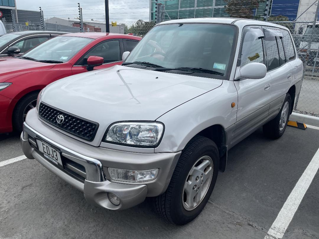 Photo '4' of Toyota Rav4