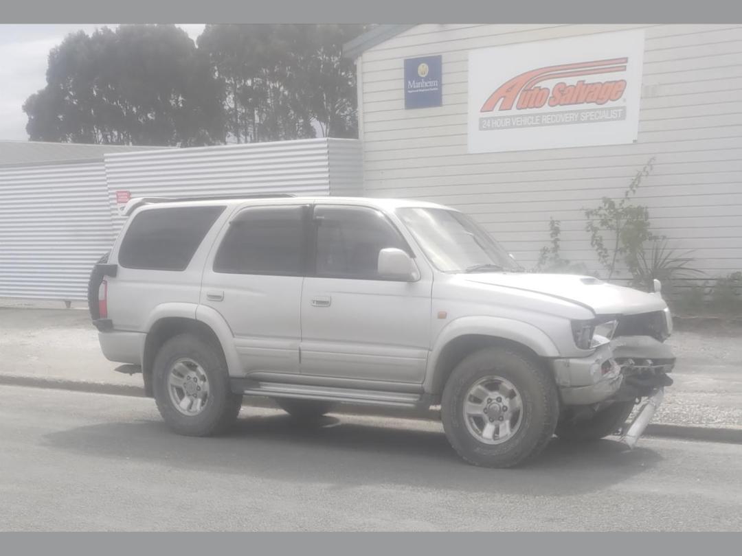 Photo '3' of Toyota Surf Photo '3' of Toyota Surf