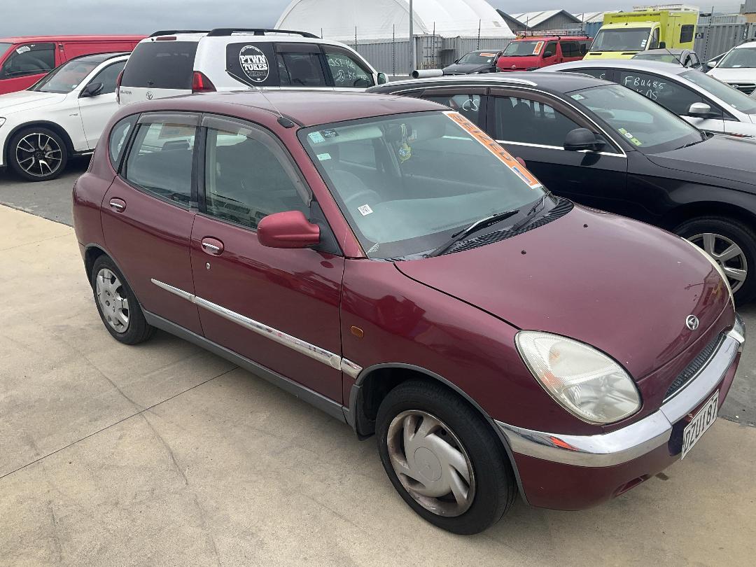 Photo '6' of Daihatsu Storia