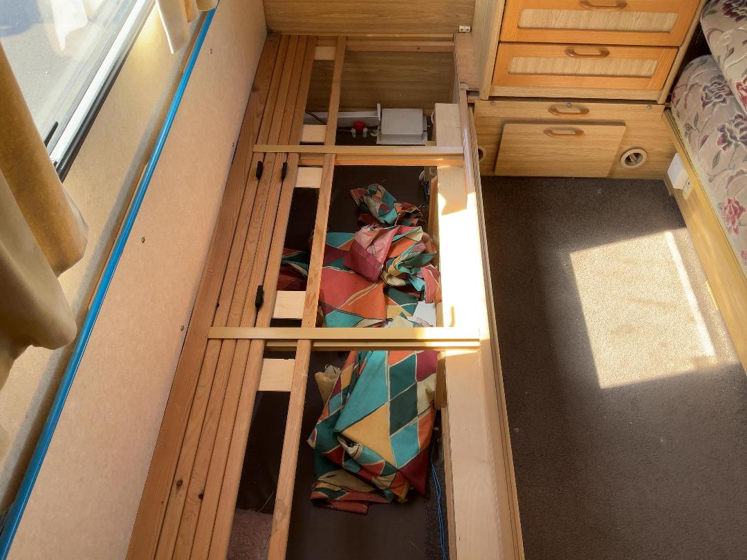 Photo '34' of Elddis Broadway Caravan - Single