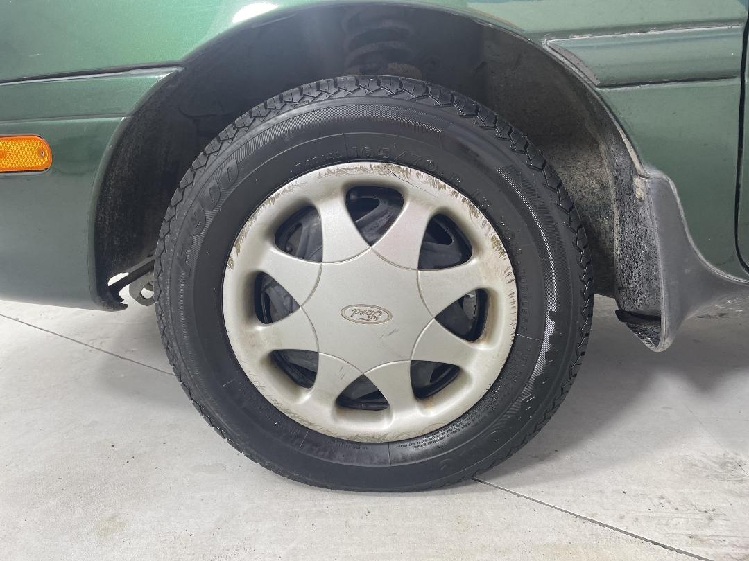 Photo '10' of Ford Festiva