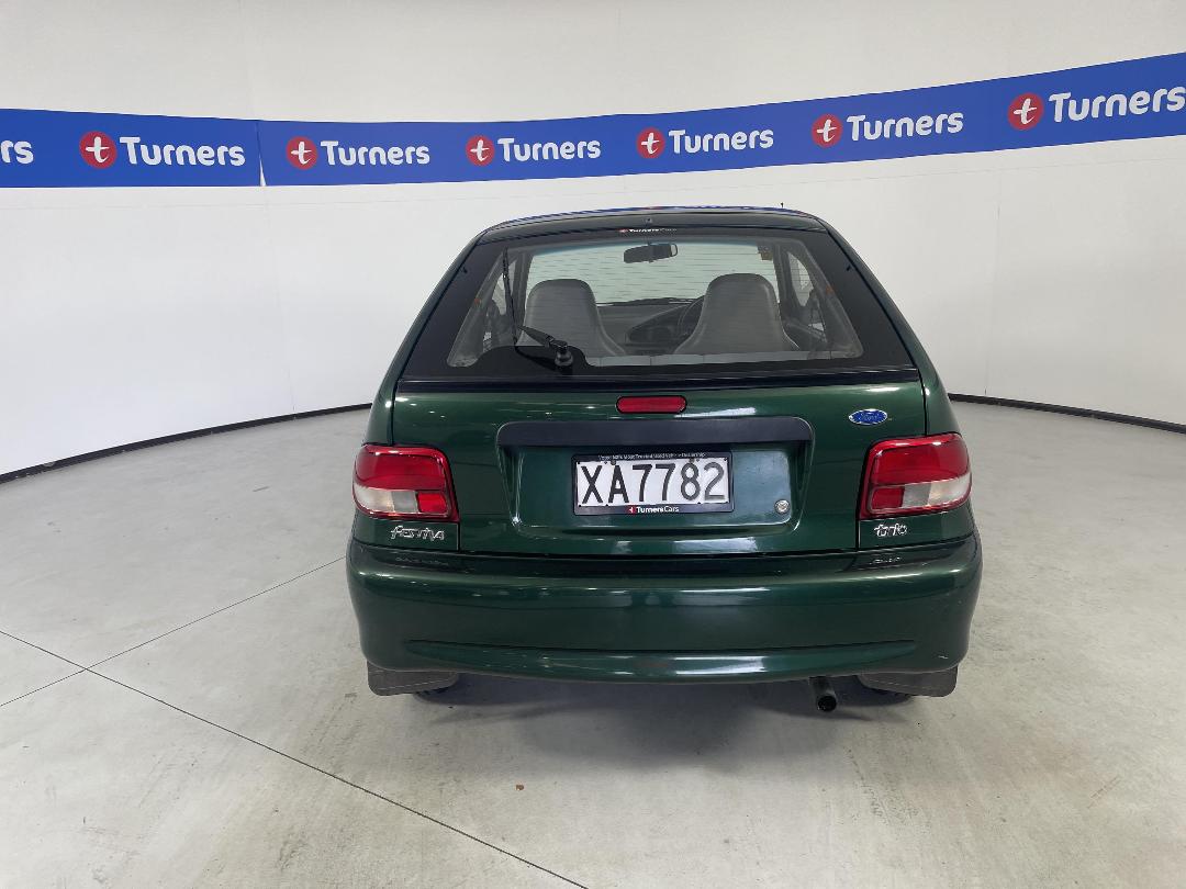 Photo '6' of Ford Festiva