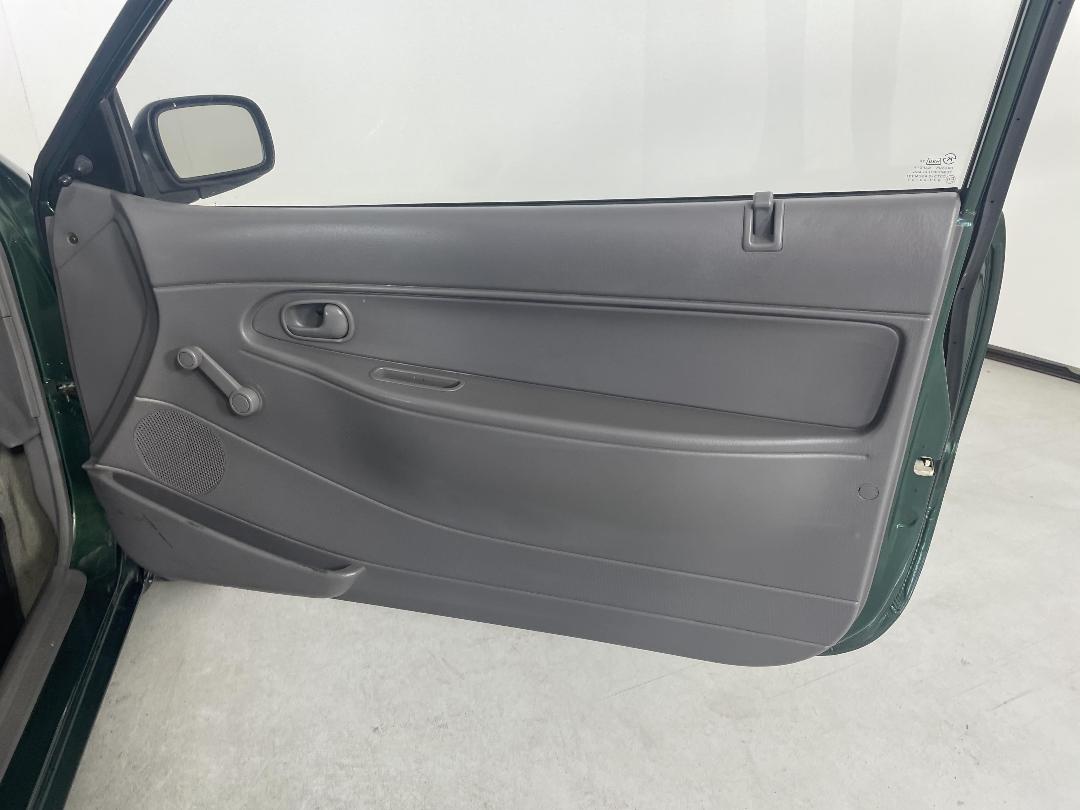 Photo '15' of Ford Festiva