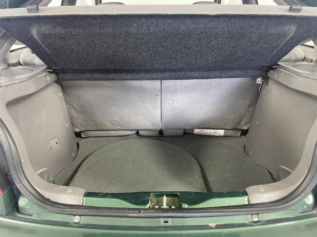 Photo '14' of Ford Festiva