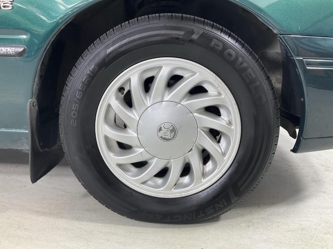 Photo '9' of Holden Commodore Photo '9' of Holden Commodore