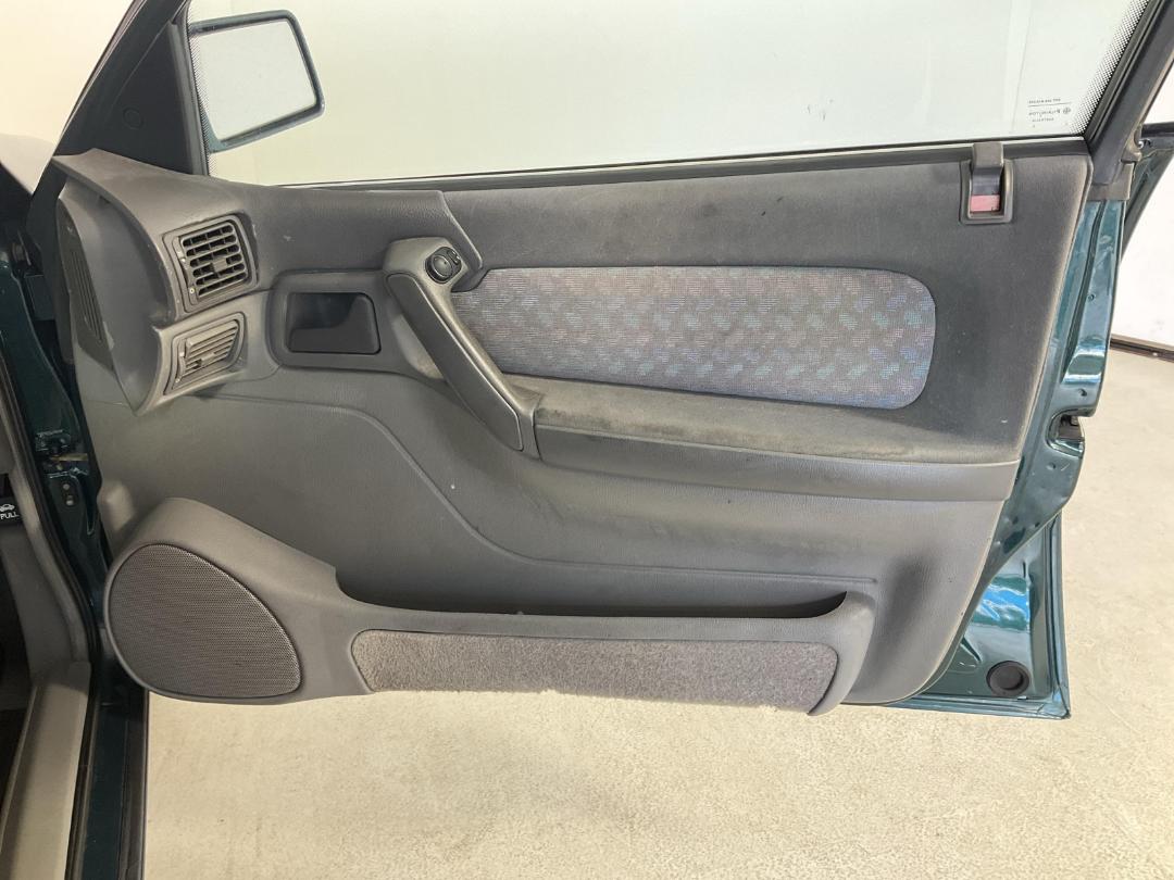 Photo '15' of Holden Commodore Photo '15' of Holden Commodore