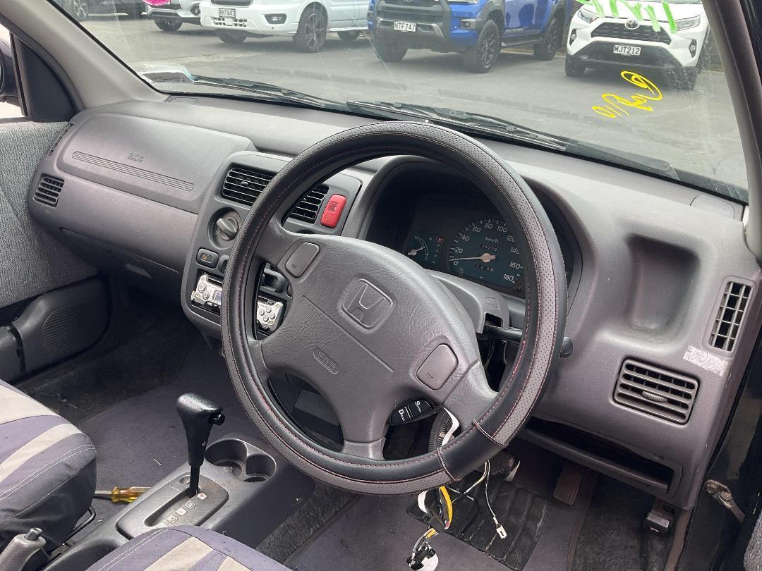 Photo '11' of Honda Logo Lachic Photo '11' of Honda Logo Lachic