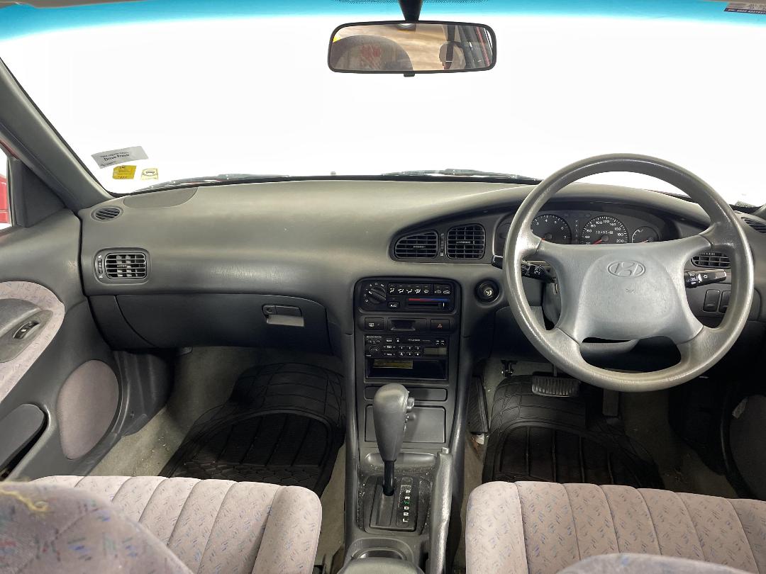 Photo '17' of Hyundai Sonata