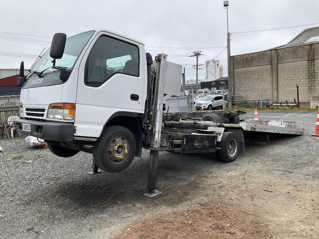 Photo '10' of Isuzu ELF Transporter