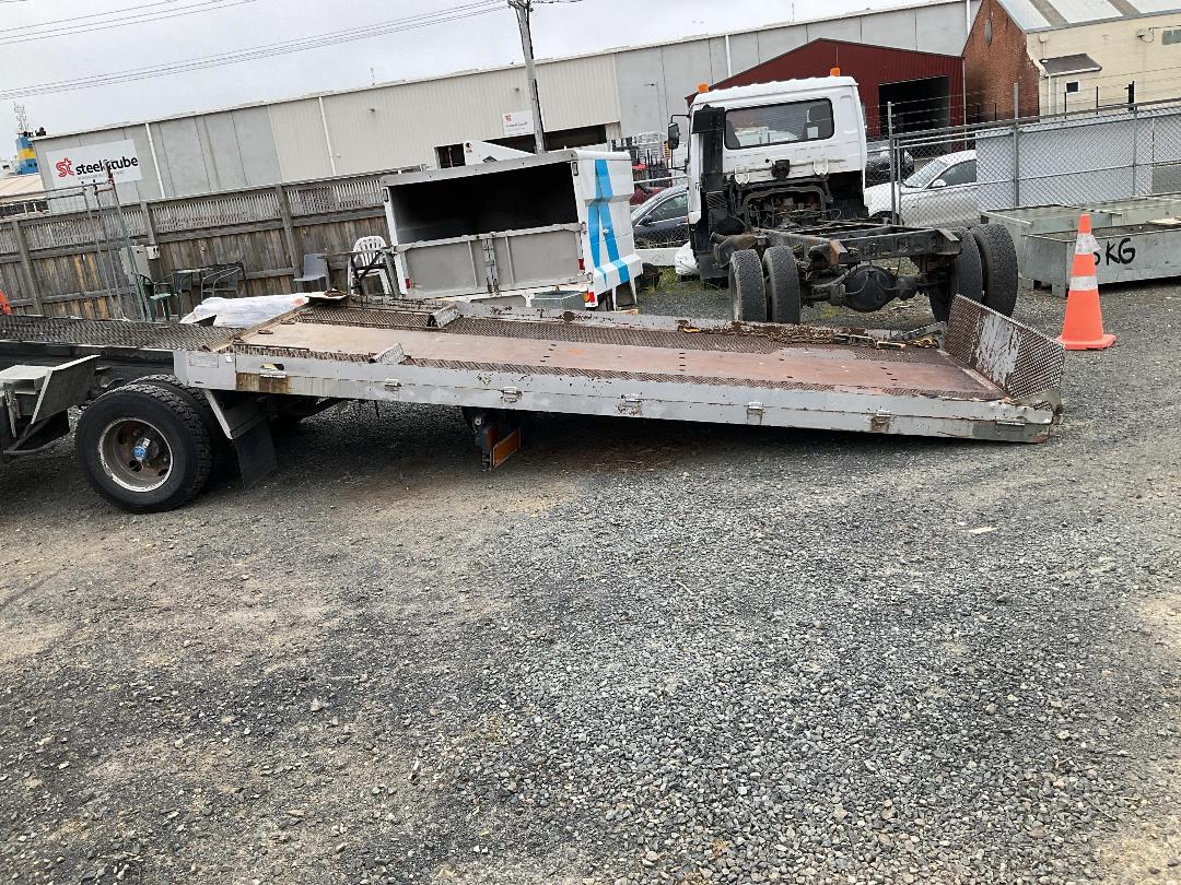 Photo '12' of Isuzu ELF Transporter