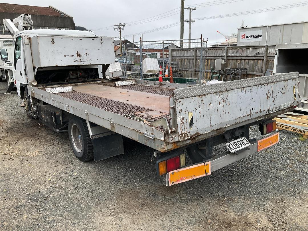 Photo '5' of Isuzu ELF Transporter