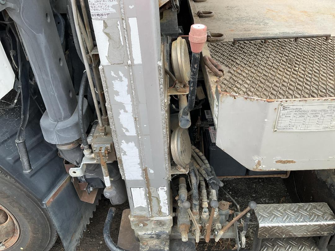 Photo '17' of Isuzu ELF Transporter