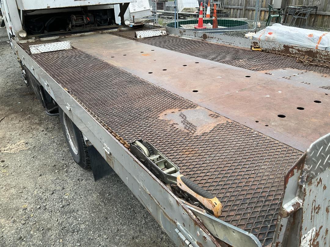 Photo '15' of Isuzu ELF Transporter