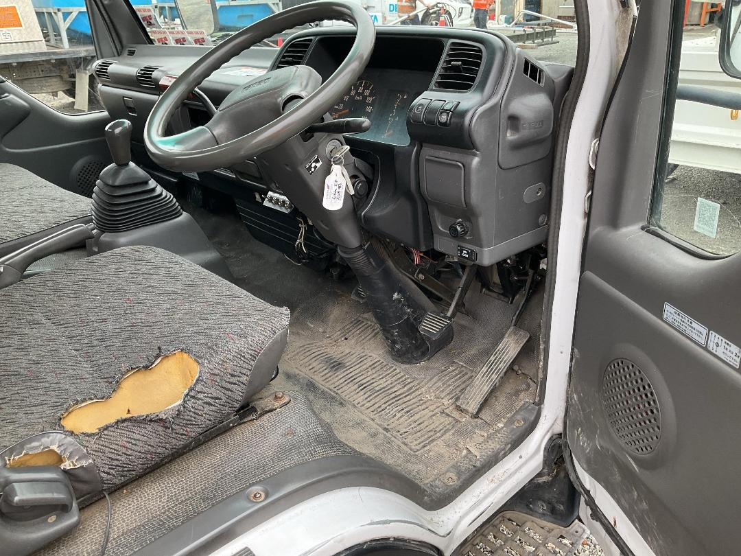 Photo '21' of Isuzu ELF Transporter