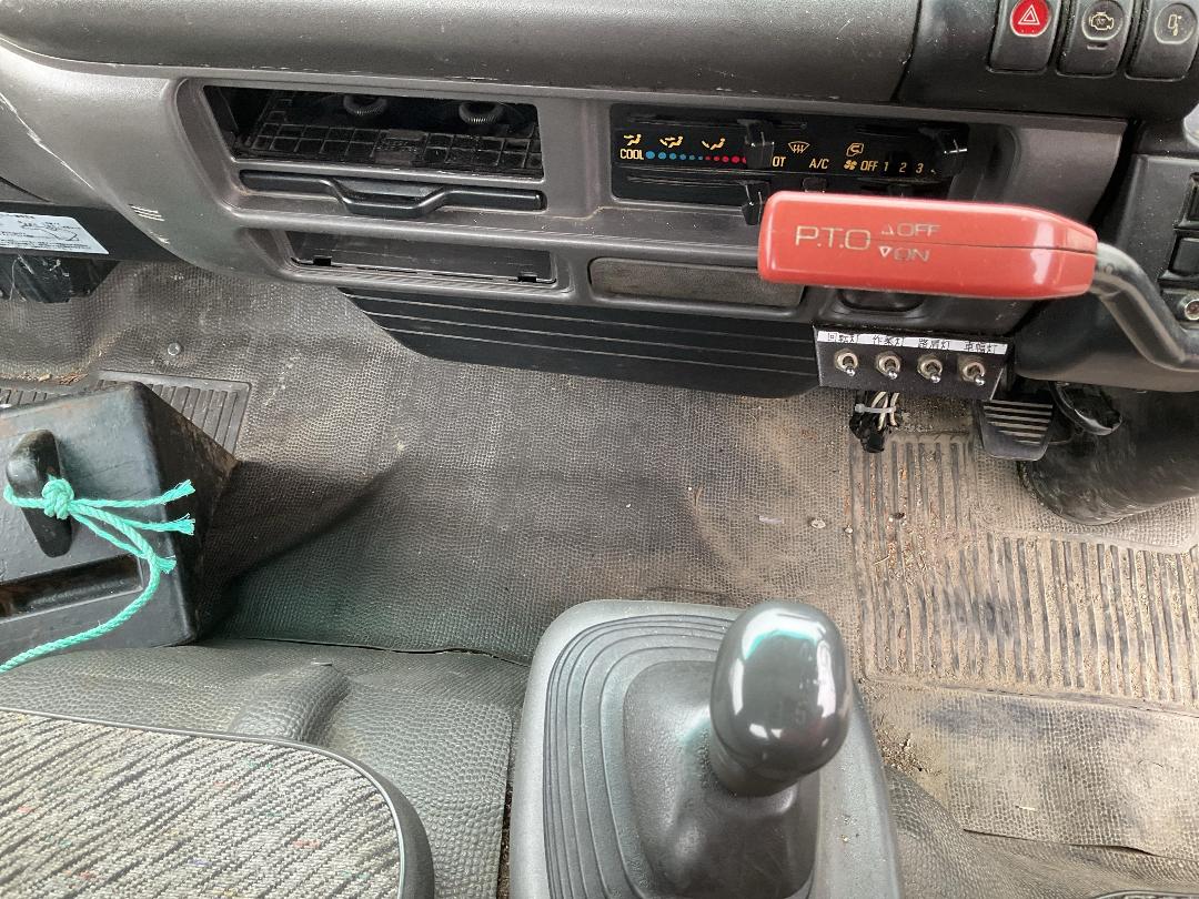 Photo '25' of Isuzu ELF Transporter