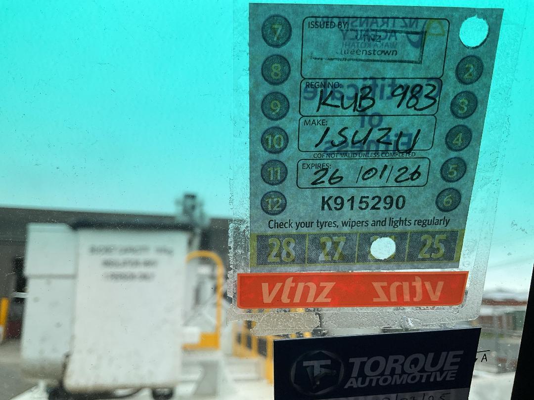 Photo '31' of Isuzu ELF Transporter