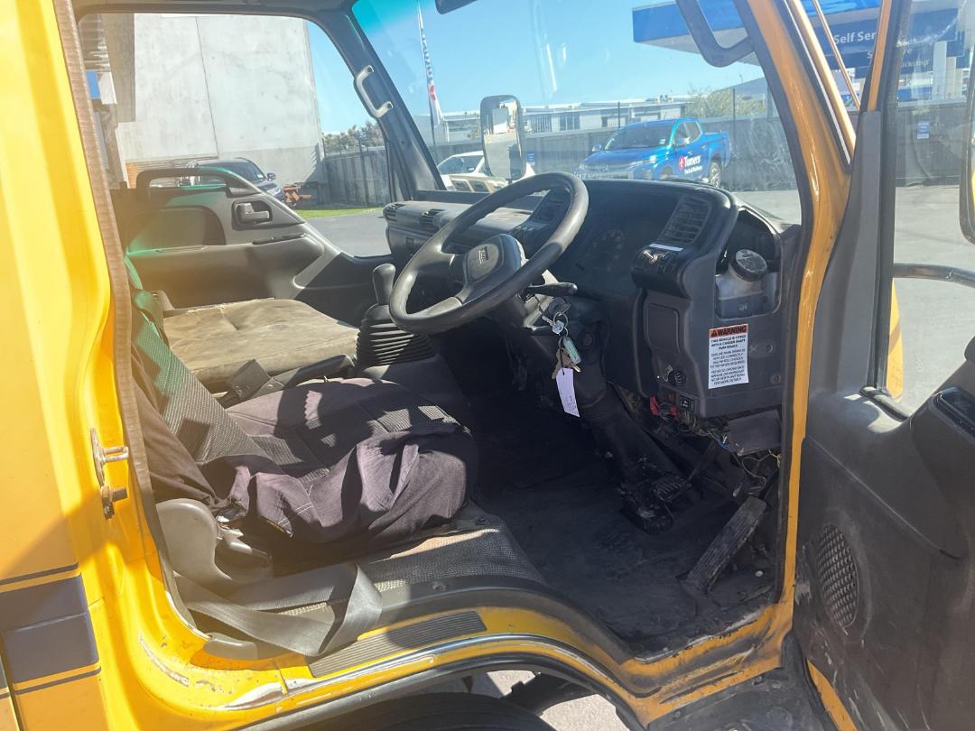 Photo '18' of Isuzu ELF NPR71 Tipper