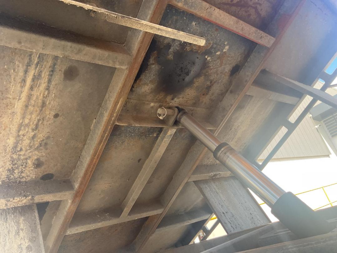 Photo '24' of Isuzu ELF NPR71 Tipper