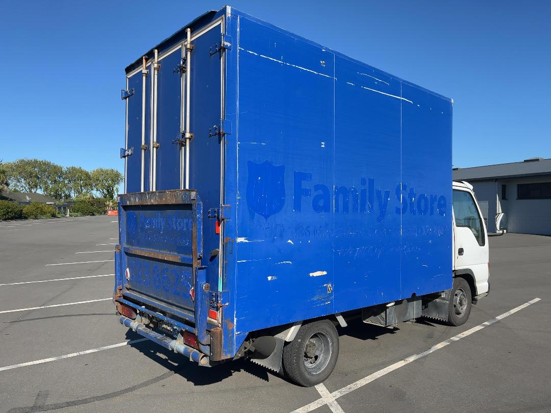 Photo '4' of Isuzu Elf Box Body