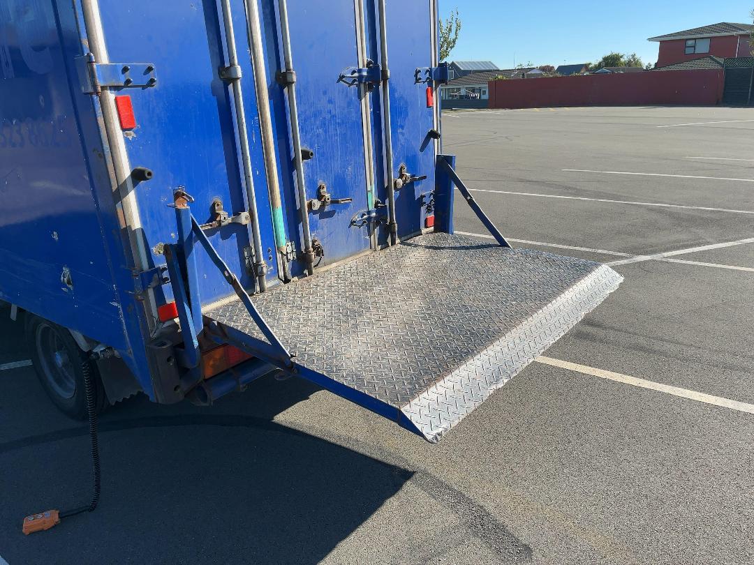 Photo '21' of Isuzu Elf Box Body