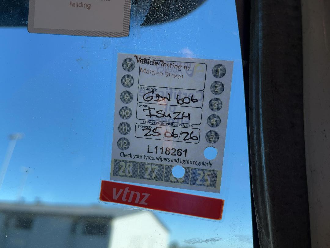 Photo '49' of Isuzu Elf Box Body