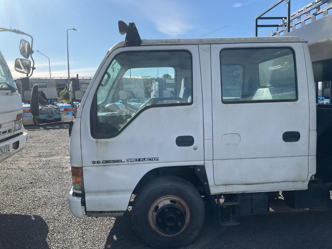 Photo '10' of Isuzu N Series 100P NKR275C Service Vehicle