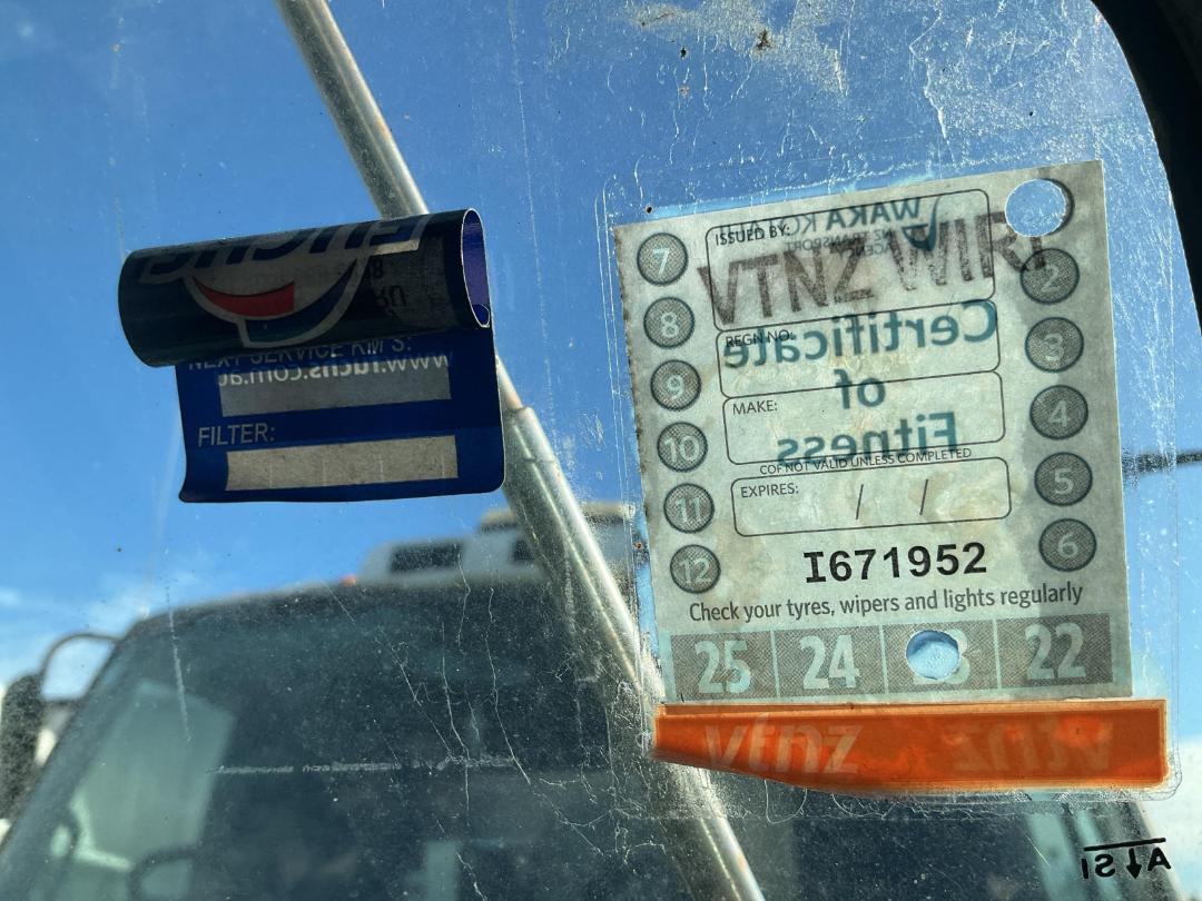 Photo '30' of Isuzu N Series 100P NKR275C Service Vehicle