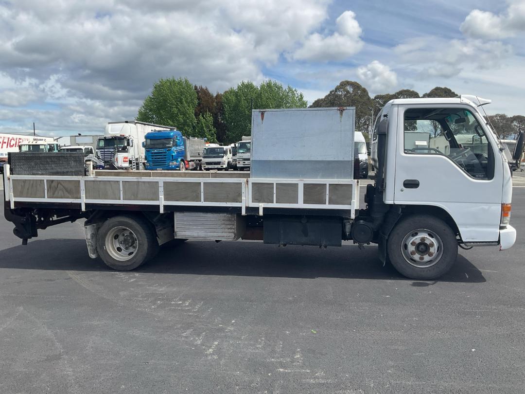 Photo '3' of Isuzu N Series 100P NPR450 Flat Deck Photo '3' of Isuzu N Series 100P NPR450 Flat Deck