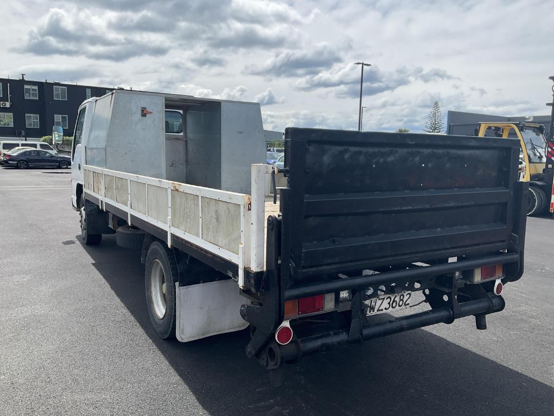 Photo '6' of Isuzu N Series 100P NPR450 Flat Deck Photo '6' of Isuzu N Series 100P NPR450 Flat Deck