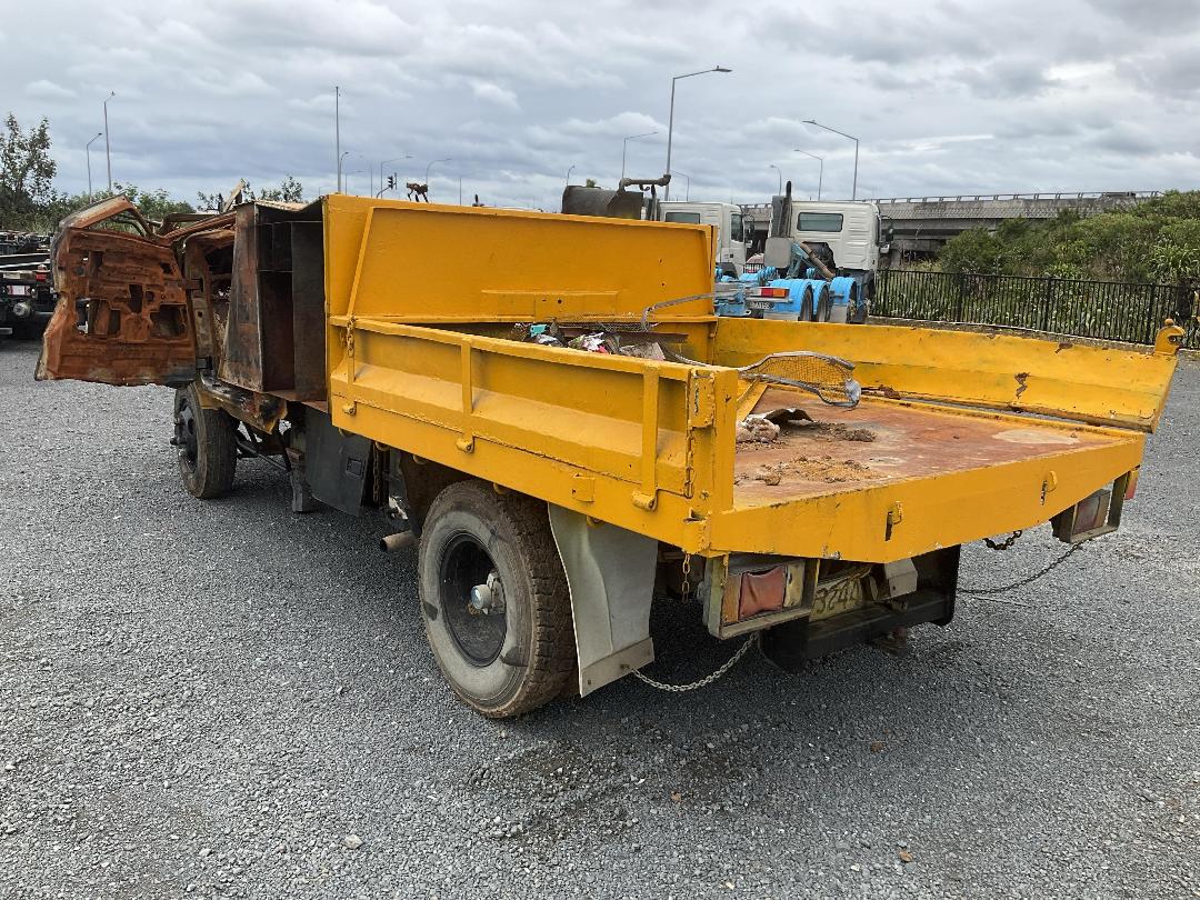 Photo '7' of Isuzu N Series 100P NPRCREW Tipper