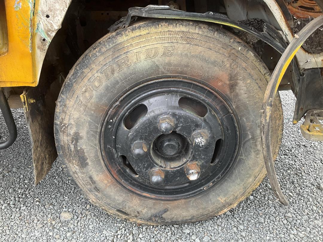 Photo '30' of Isuzu N Series 100P NPRCREW Tipper