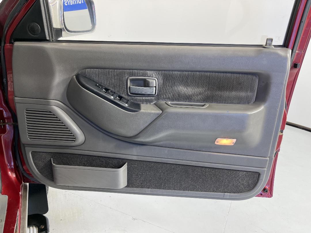 Photo '15' of Isuzu Wizard