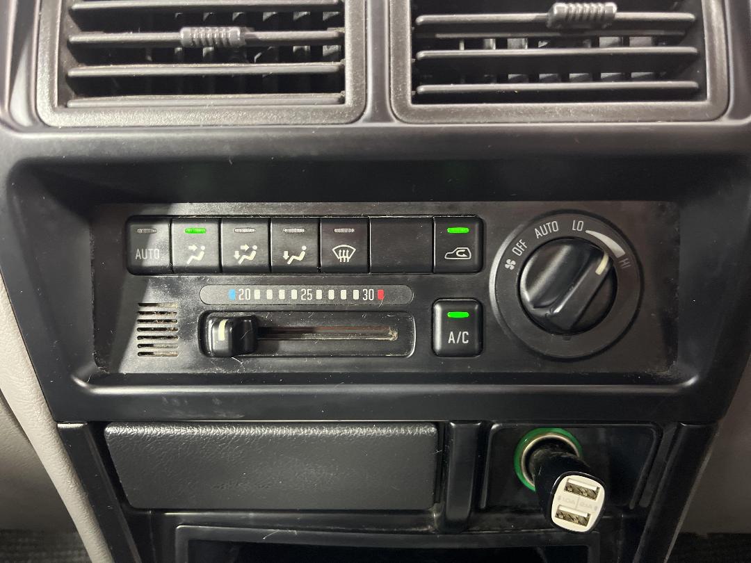 Photo '24' of Isuzu Wizard