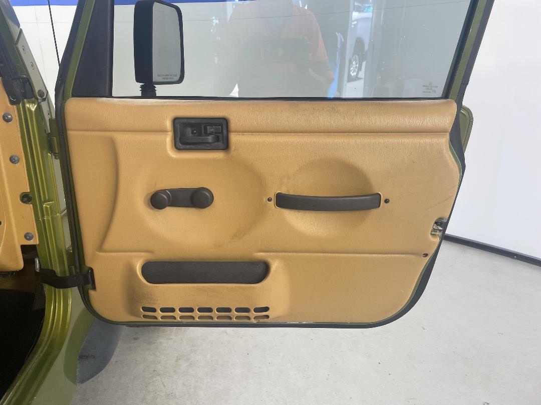 Photo '15' of Jeep Wrangler Photo '15' of Jeep Wrangler