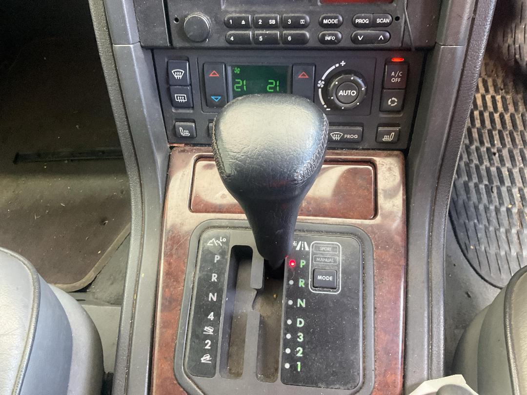 Photo '10' of Land Rover Range Rover 4.6 HSE Photo '10' of Land Rover Range Rover 4.6 HSE