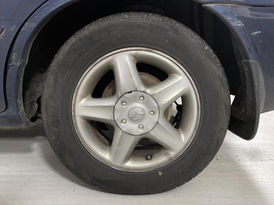 Photo '9' of Mazda Familia