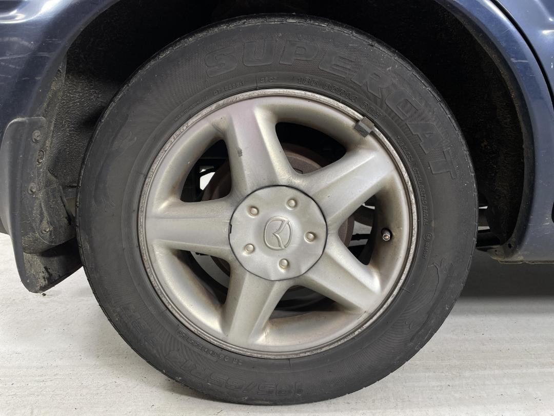 Photo '10' of Mazda Familia