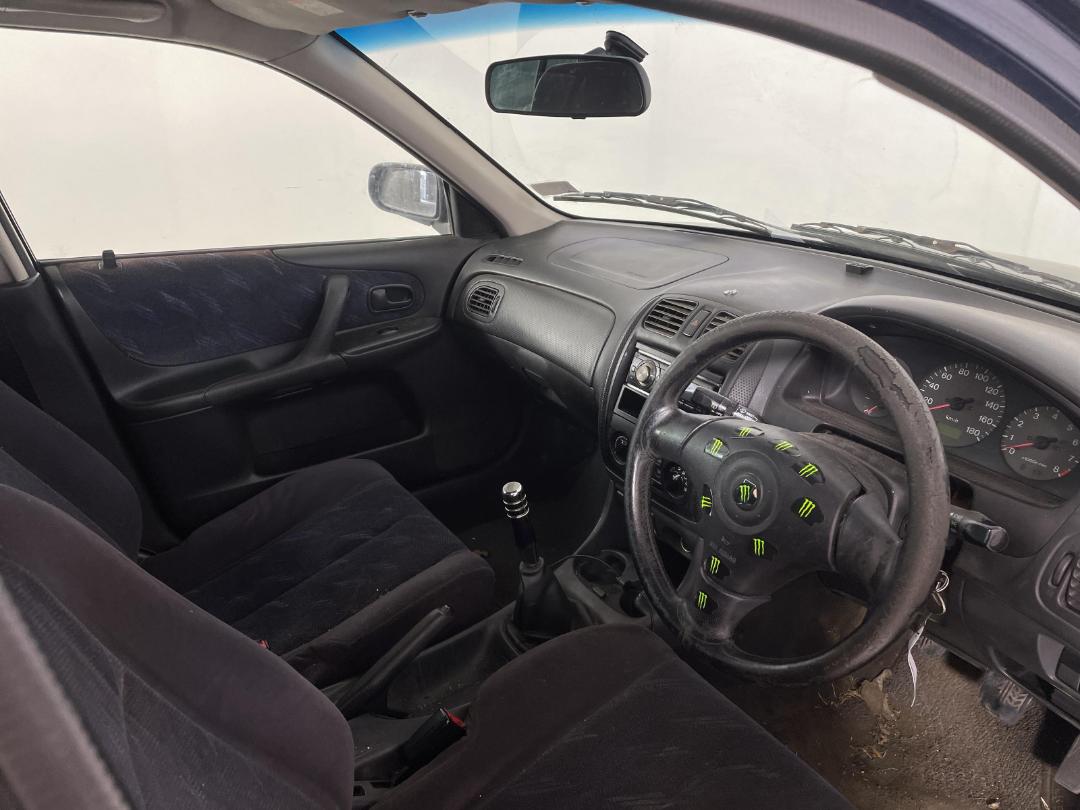 Photo '14' of Mazda Familia