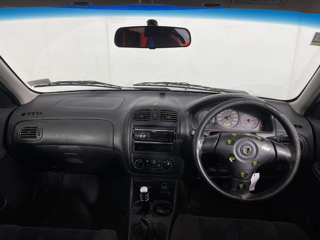 Photo '15' of Mazda Familia